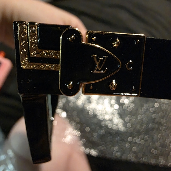 USED...Louis Vuitton Glossy Black Oversized Glasses With Gold Accents - Picture 5 of 9